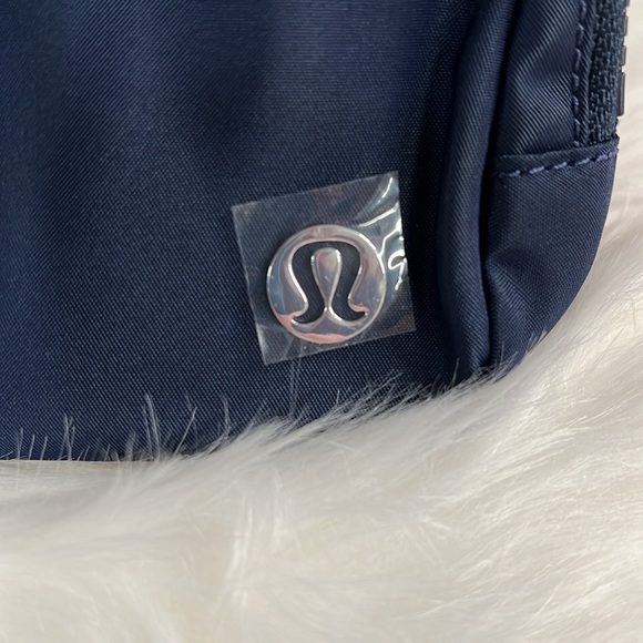 LULULEMON | Everywhere Belt Bag 1L - Picture 4 of 9